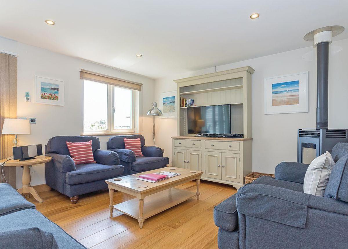 Swandown Lodges Чард Екстериор снимка