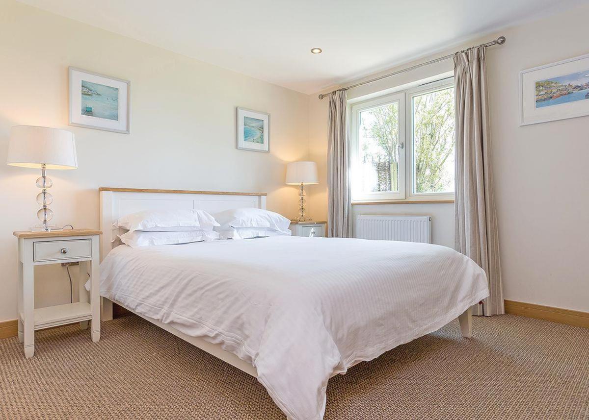 Swandown Lodges Чард Екстериор снимка