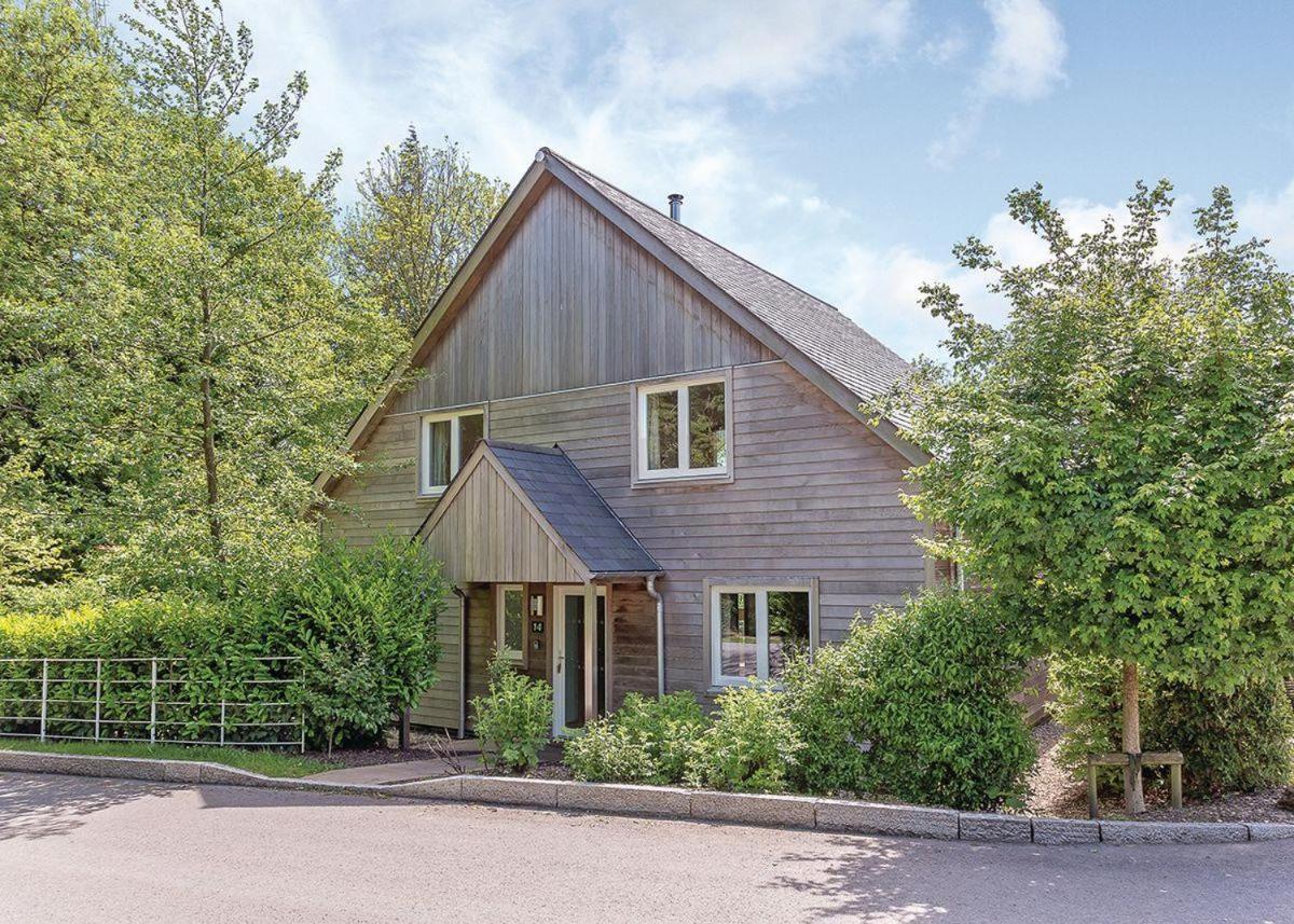 Swandown Lodges Чард Екстериор снимка