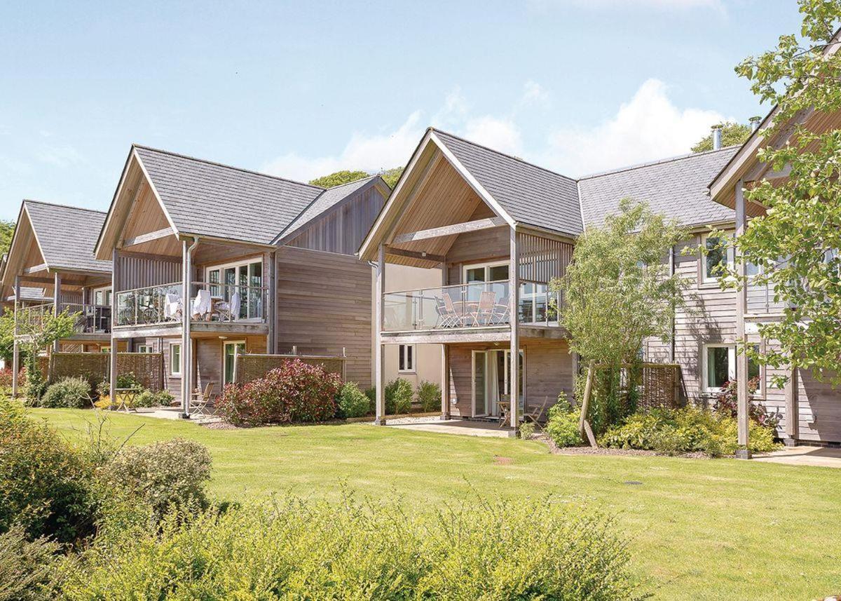 Swandown Lodges Чард Екстериор снимка