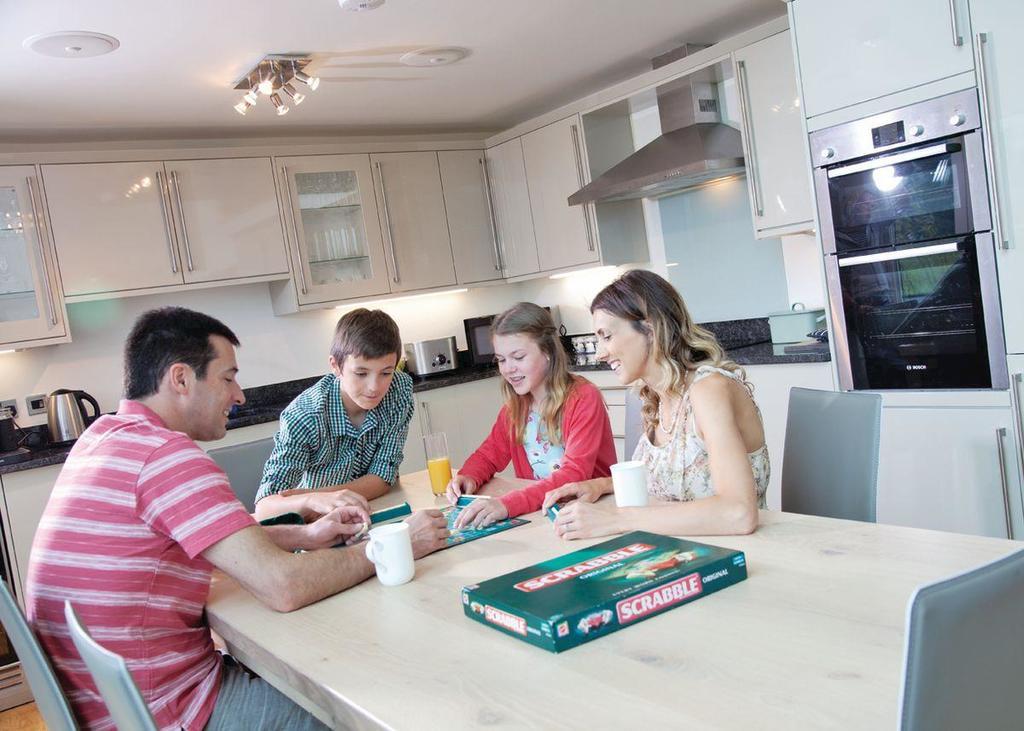 Swandown Lodges Чард Екстериор снимка